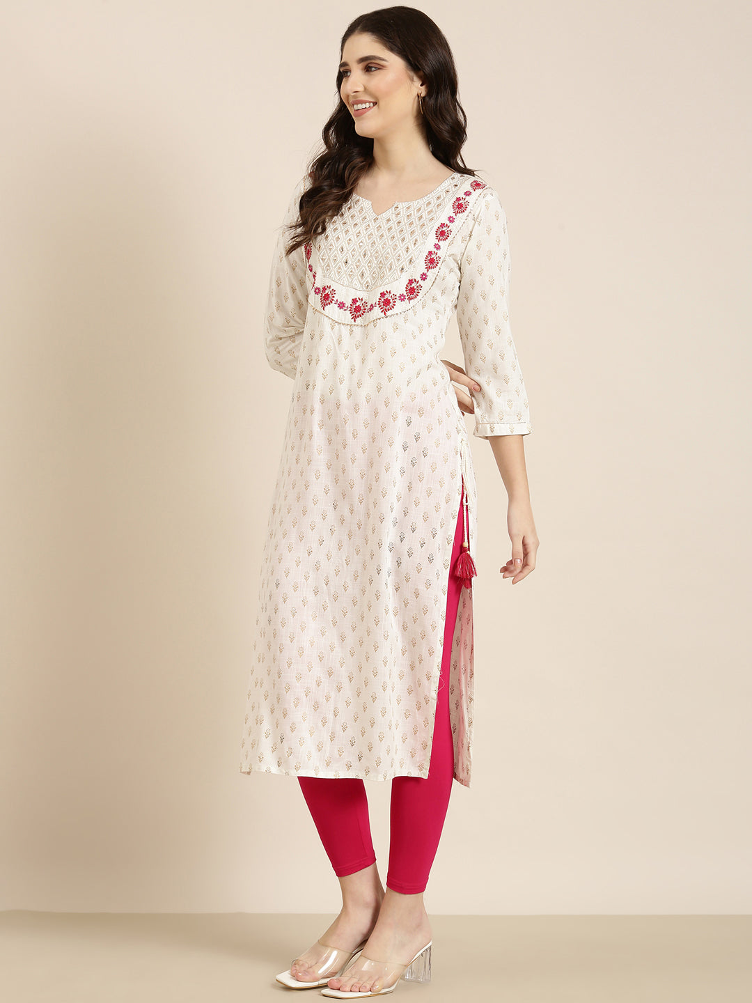 Women Off White Floral Straight Kurta