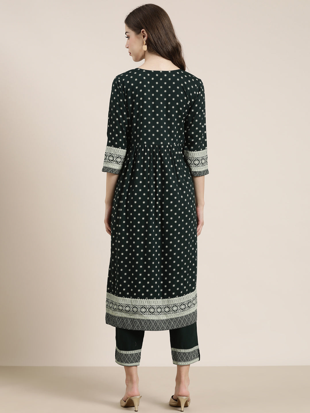 Women Green Solid Kurta Set