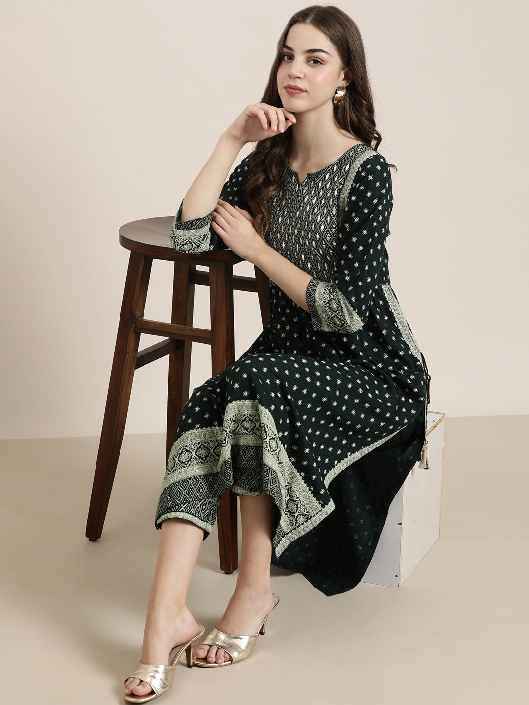 Women Green Solid Kurta Set