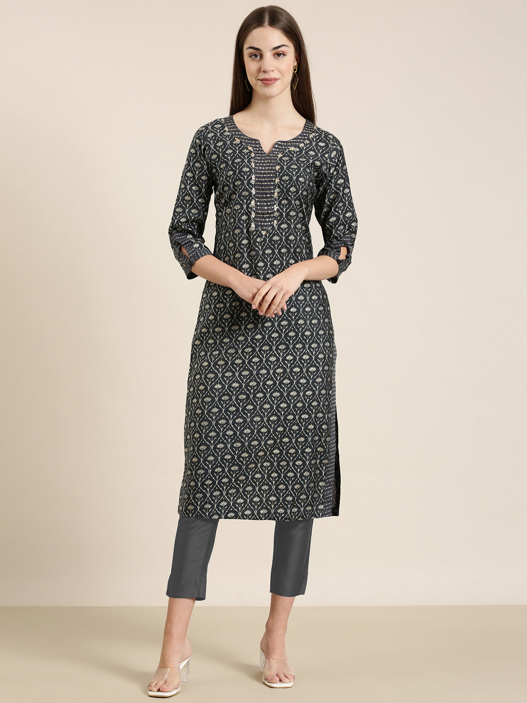 Women Grey Floral Straight Kurta