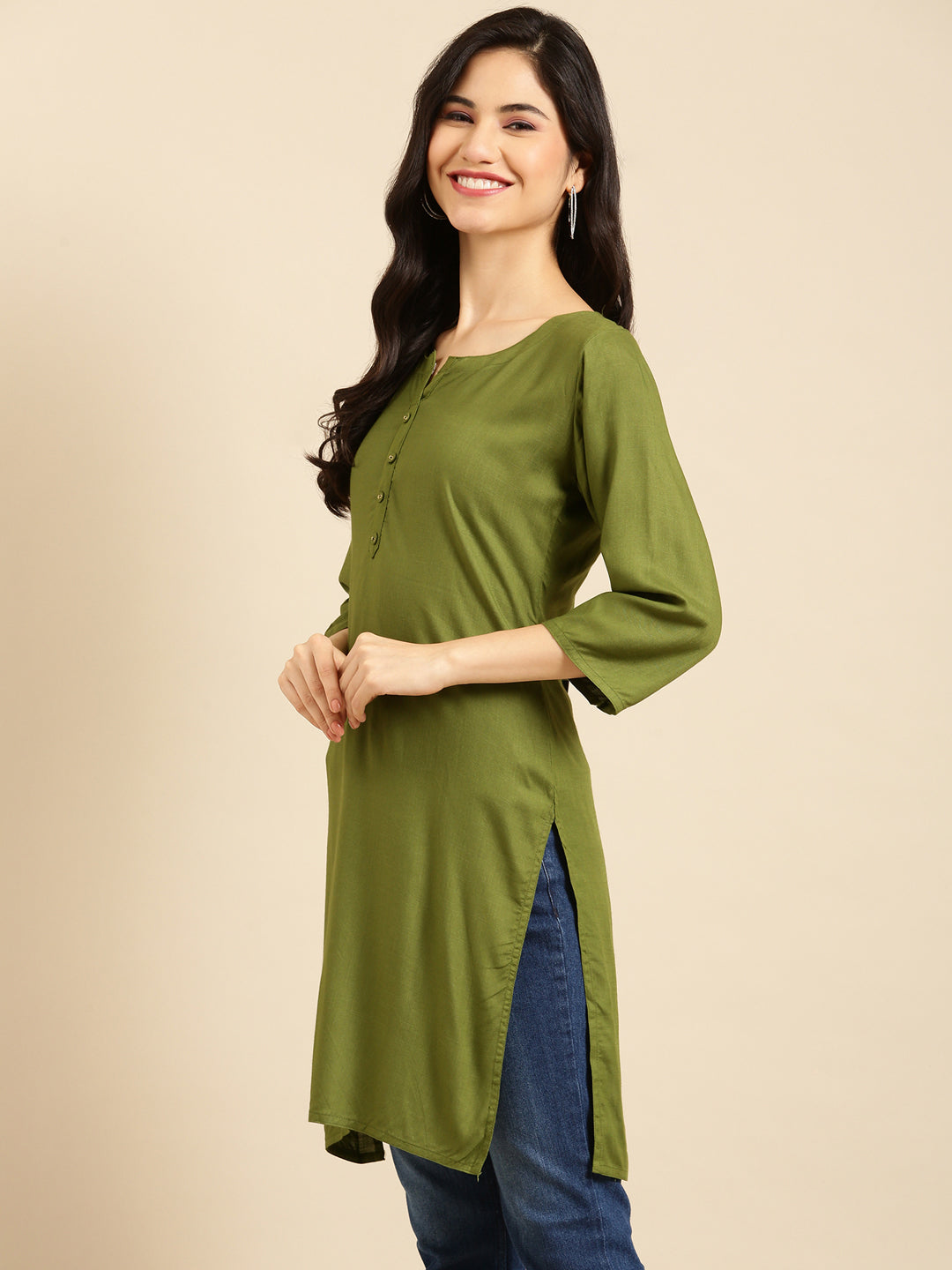 Women's Green Solid Straight Kurti