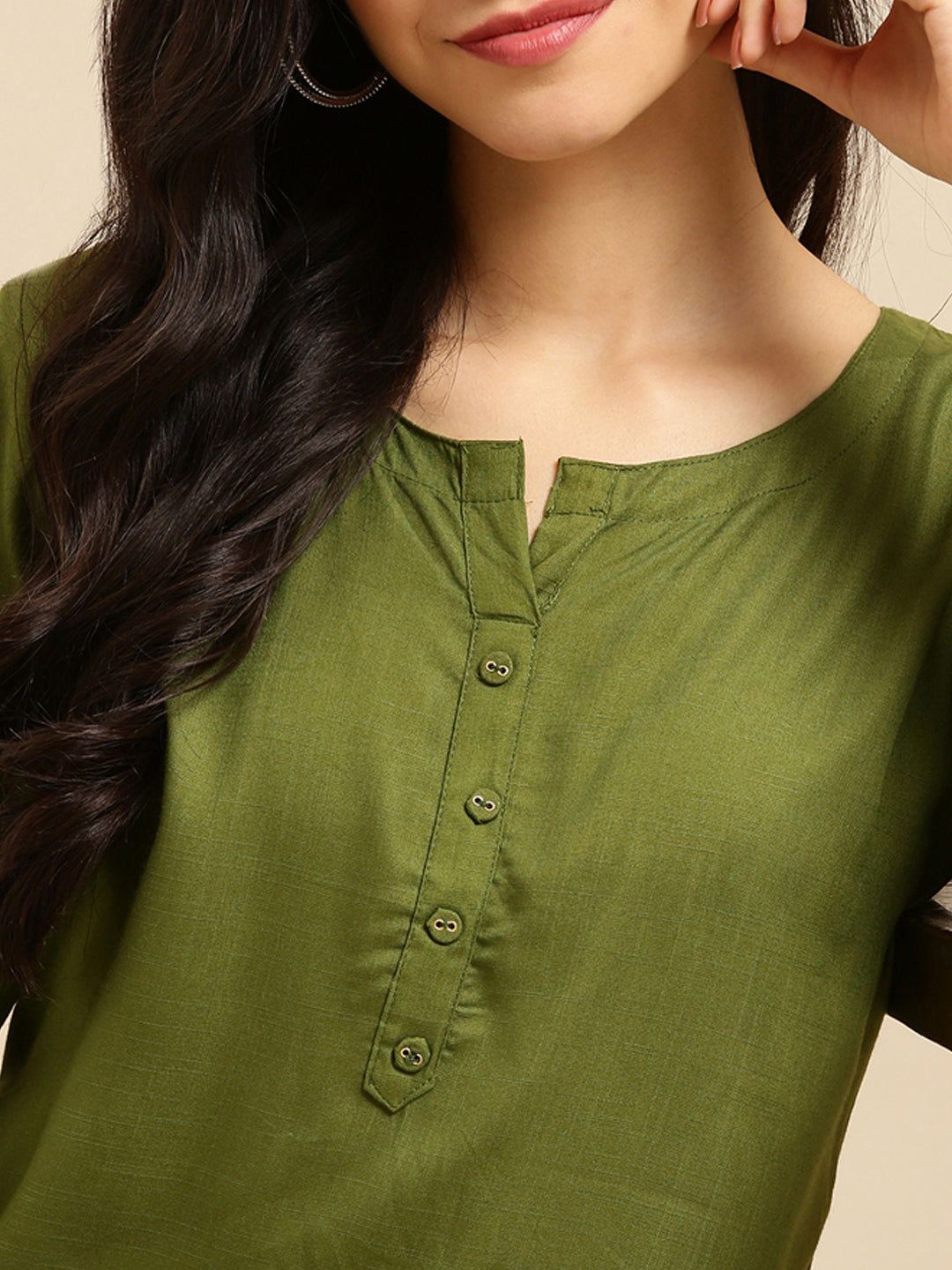 Women's Green Solid Straight Kurti