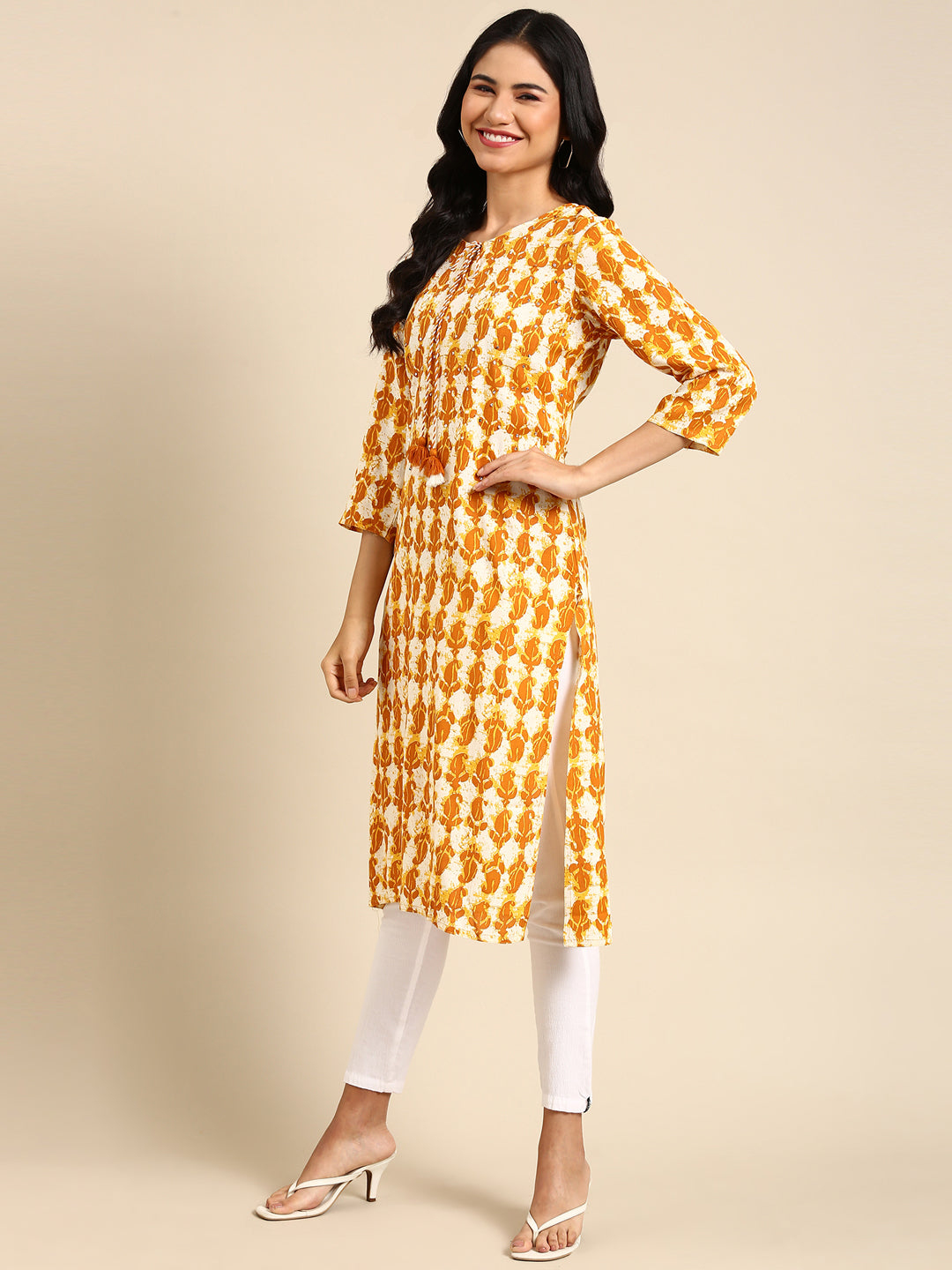 Women's Off White Printed Straight Kurta