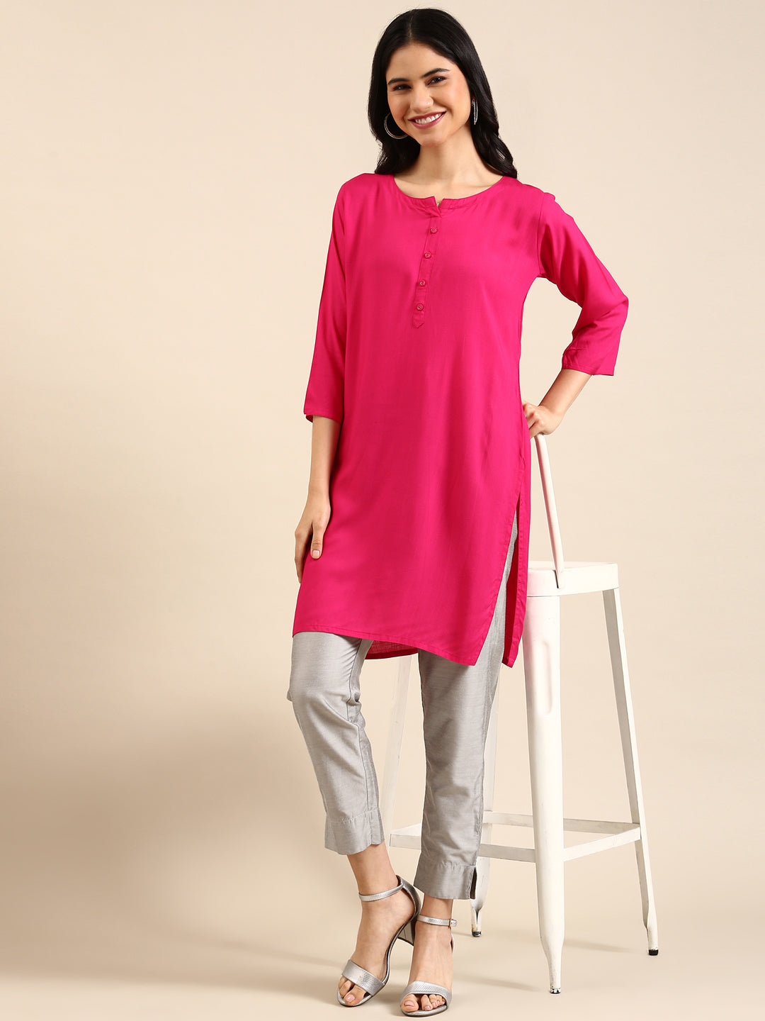 Women's Pink Embellished Straight Kurta