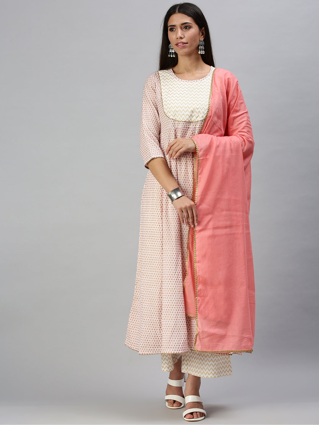 Women's White & Pink Printed Kurta Sets