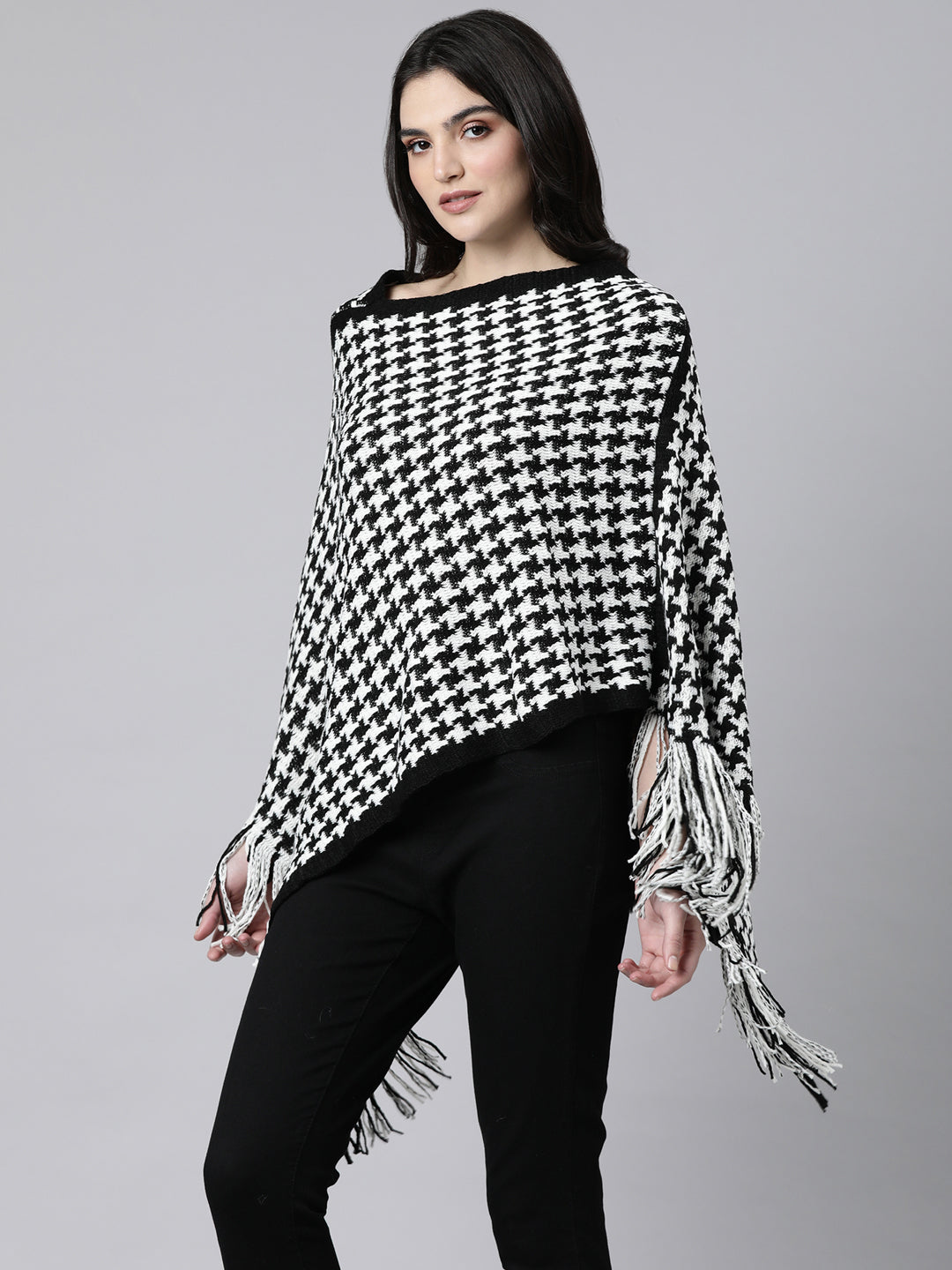 Women Geometric Longline White Poncho