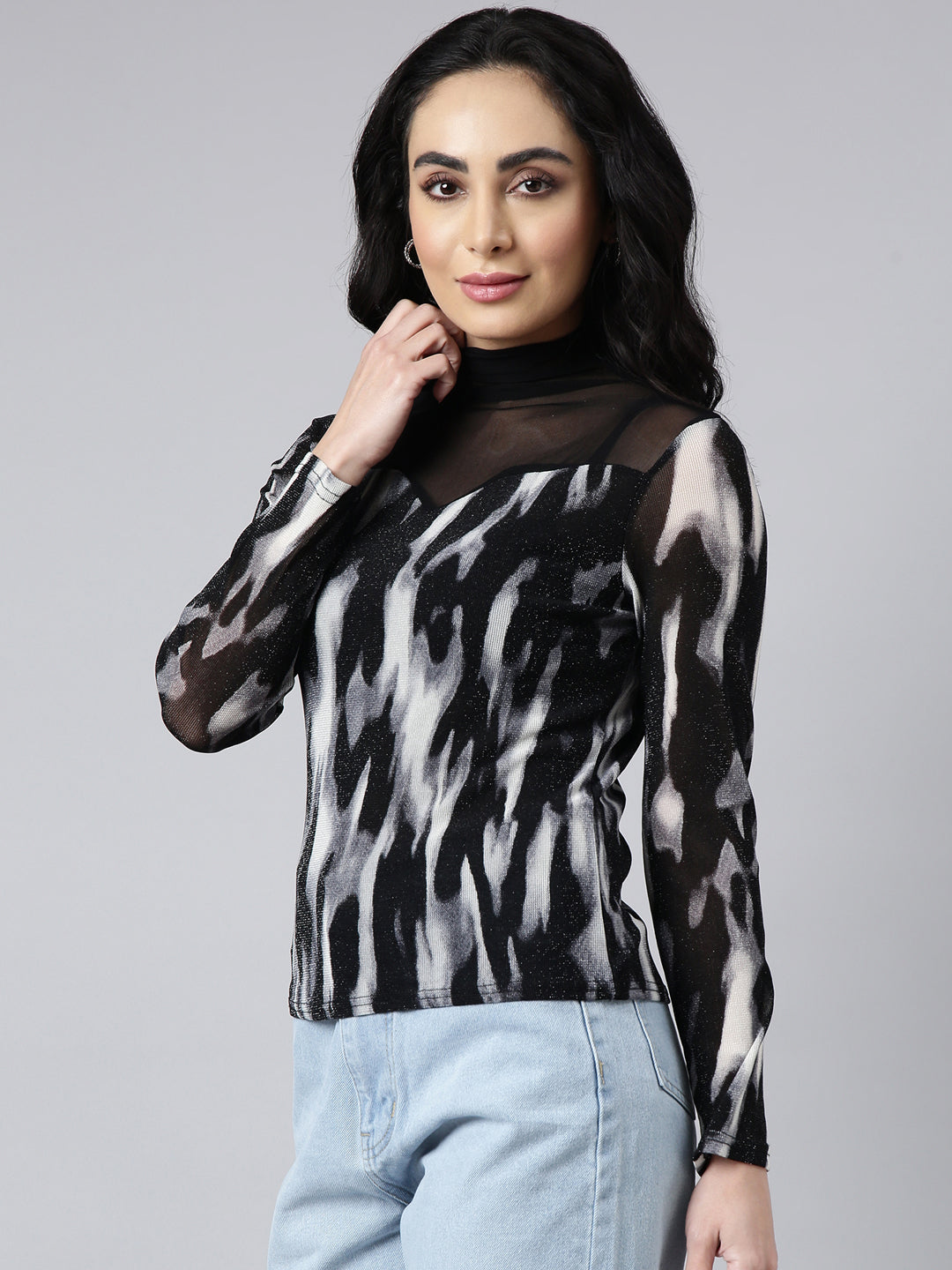 Women Black Abstract Fitted Top
