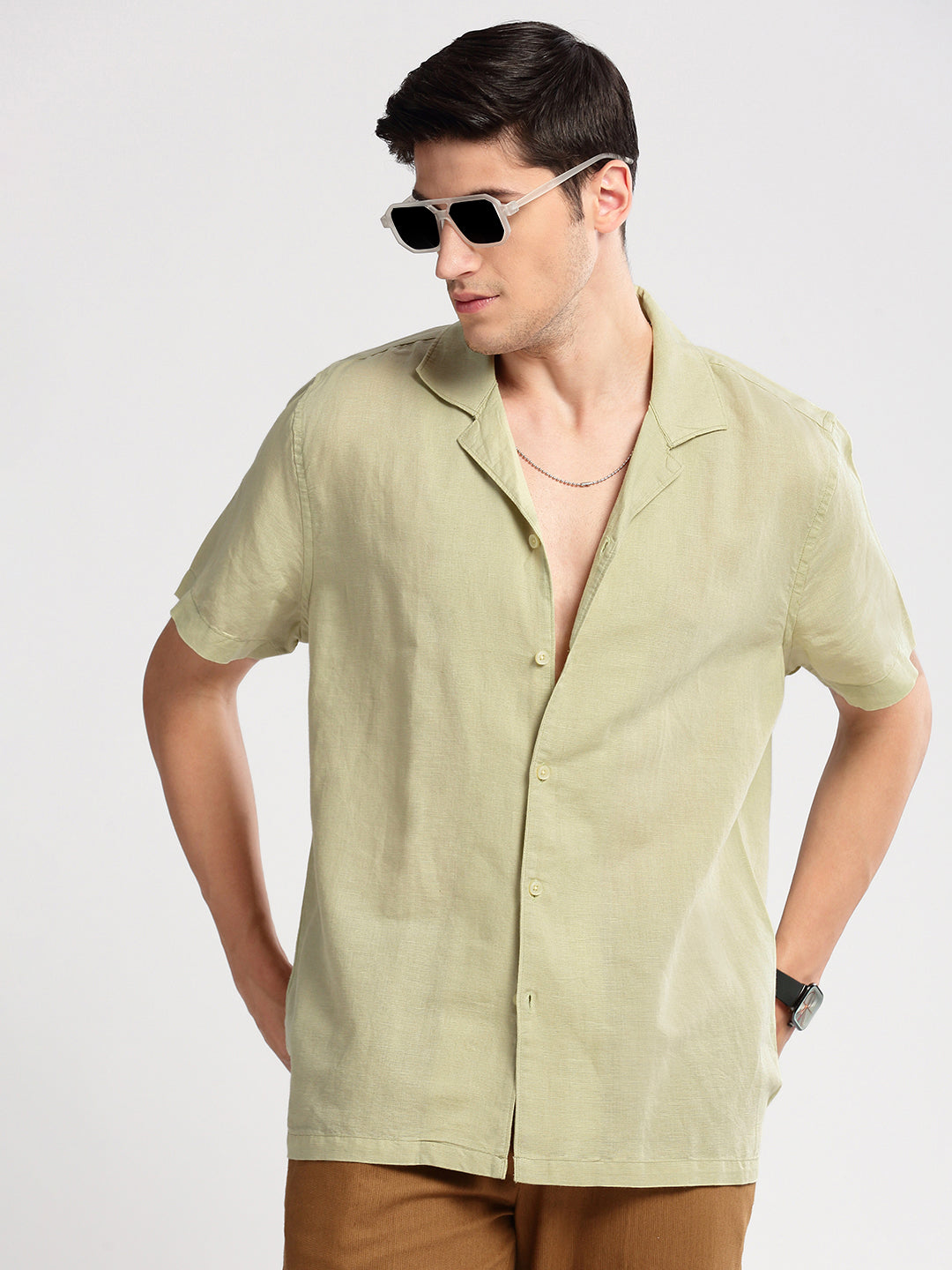 Men Cuban Collar Solid Green Casual Shirt