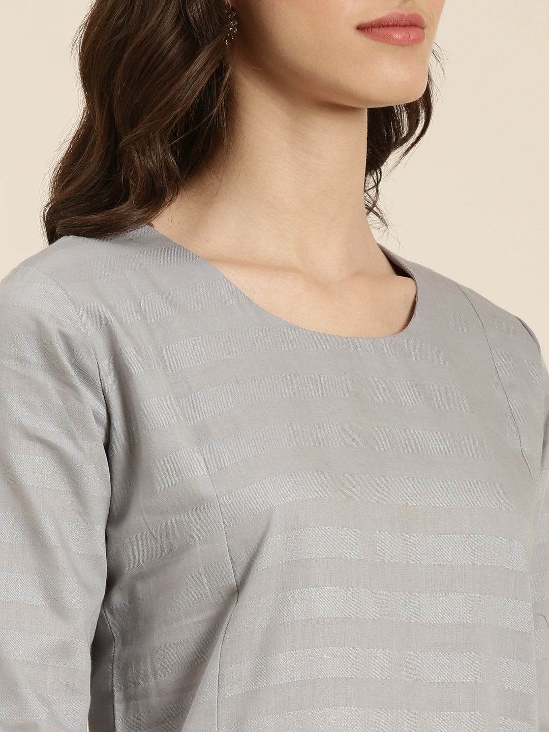 Women Grey Solid Straight Kurta