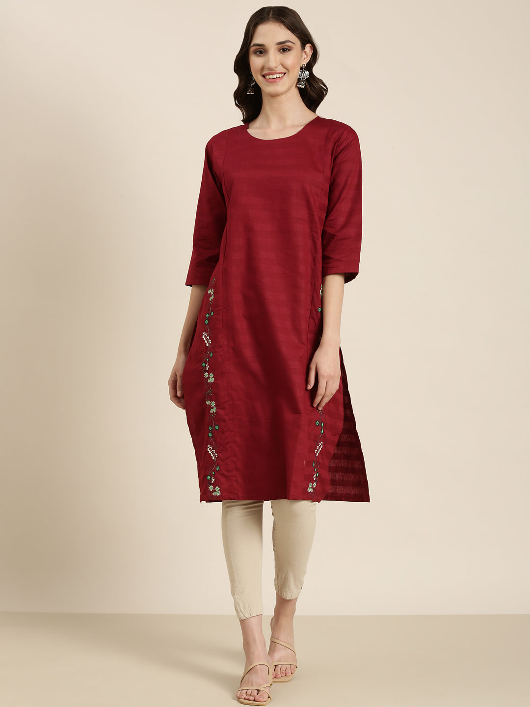 Women Maroon Solid Straight Kurta