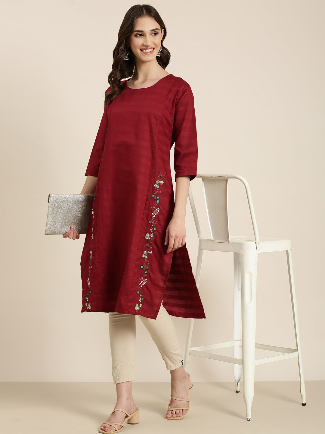 Women Maroon Solid Straight Kurta