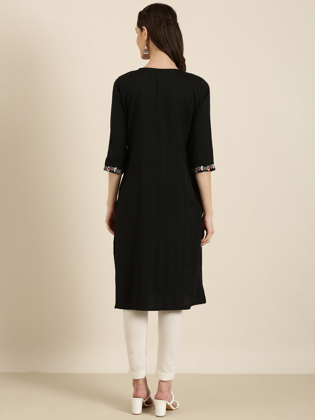 Women Black Solid Straight Kurta