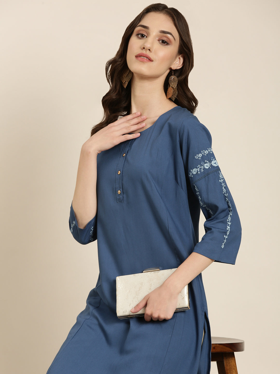 Women Blue Solid Straight Kurta