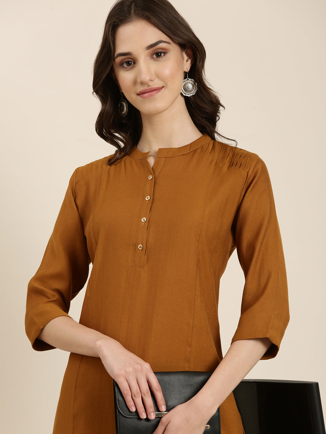 Women Camel Brown Solid Straight Kurta