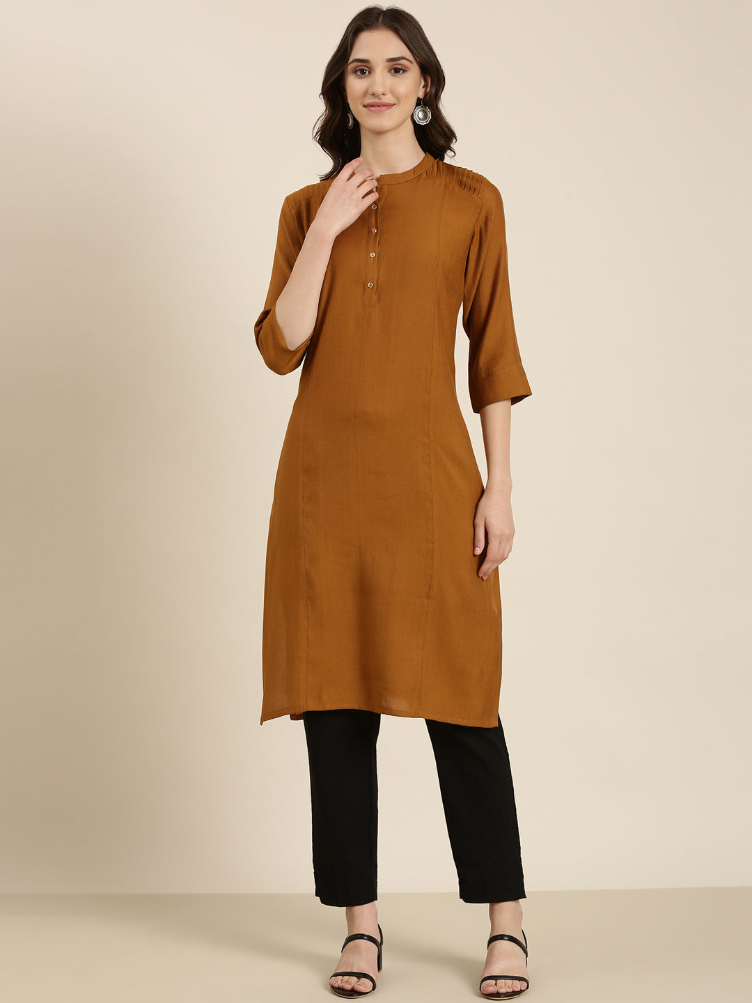 Women Camel Brown Solid Straight Kurta