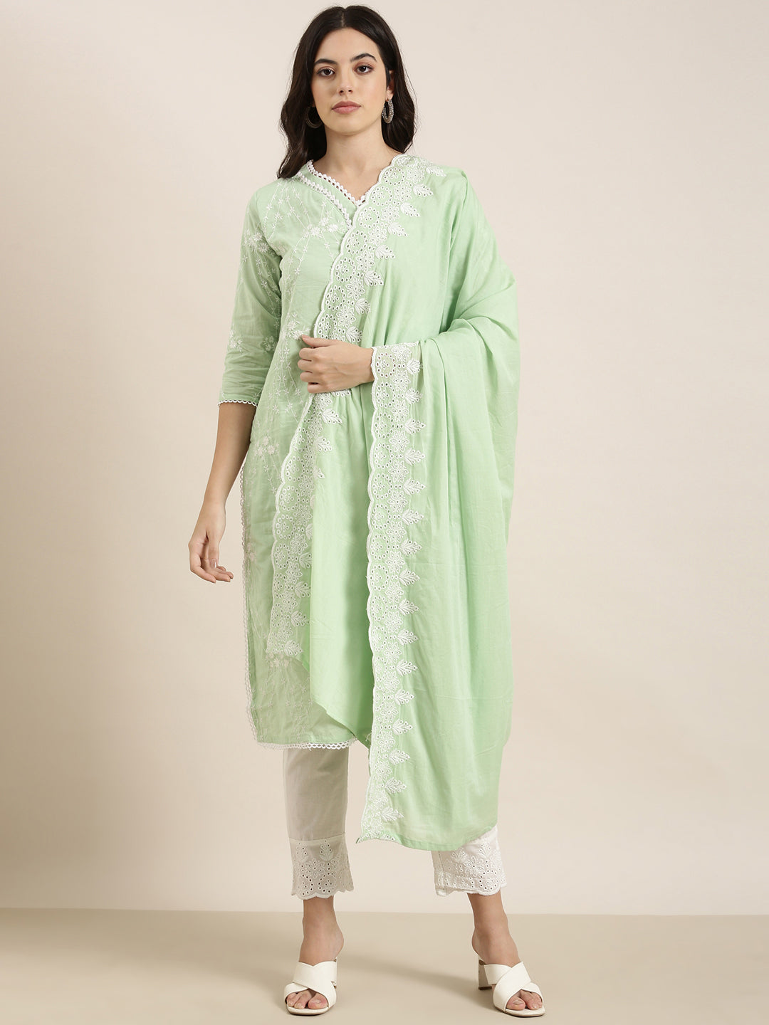 Women Straight Green Floral Kurta and Trousers Set Comes With Dupatta