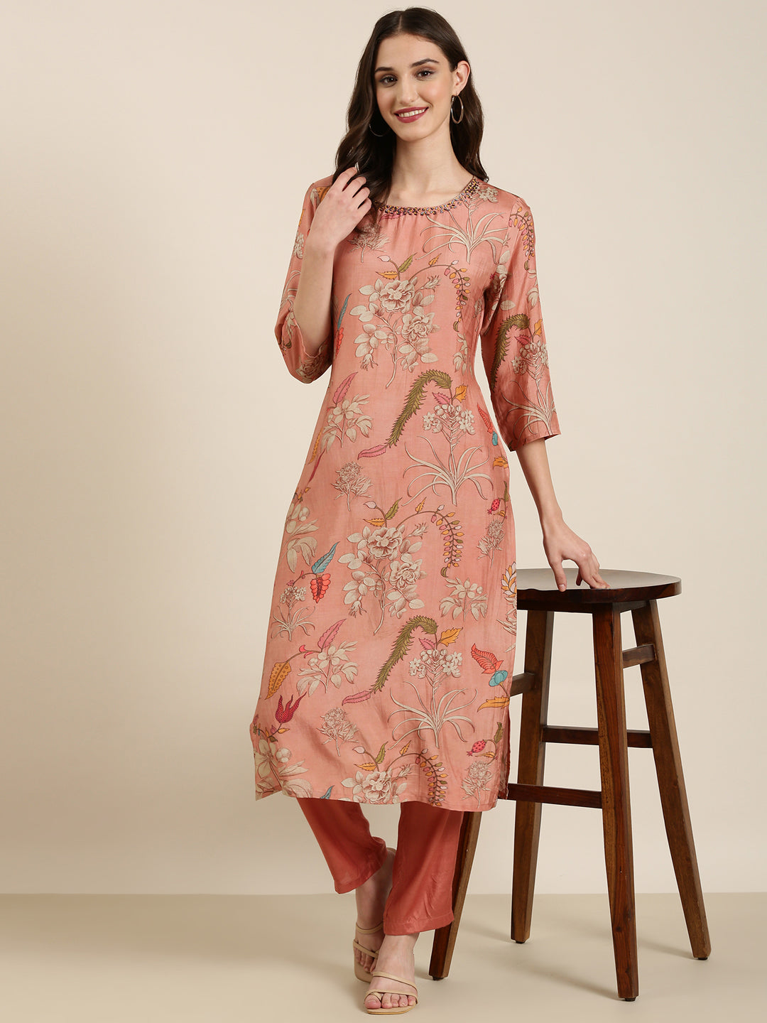 Women Mauve Floral Kurta Set