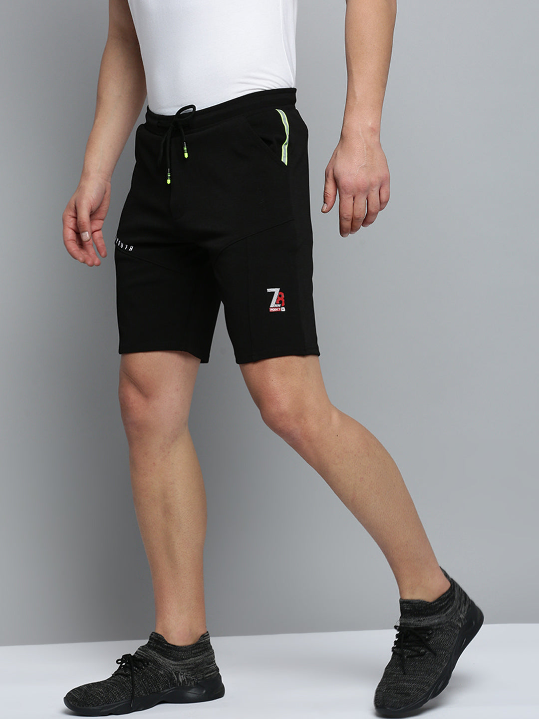 Men Black Solid Sports Shorts
