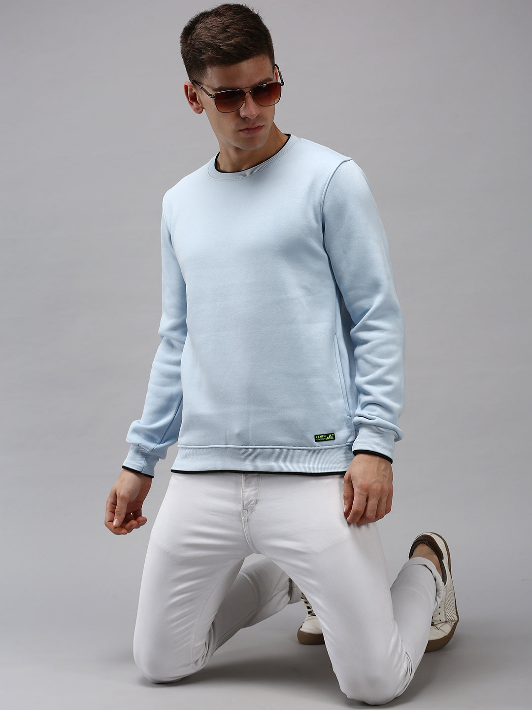 Men Blue Solid Sweatshirt