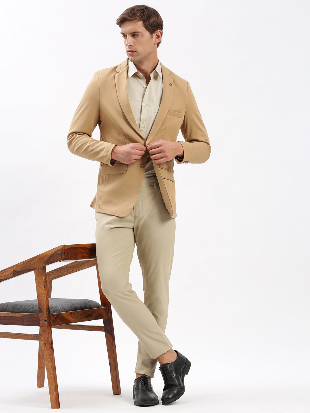 Men Notched Lapel Solid Beige Blazer