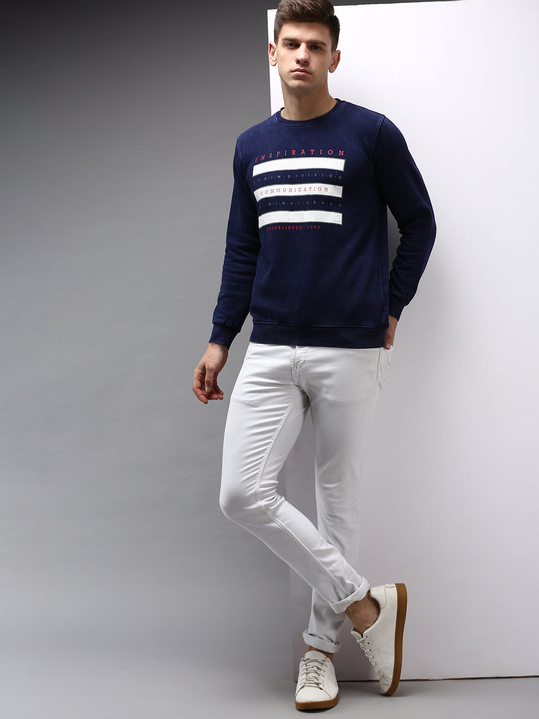 Men Blue Solid Sweatshirt