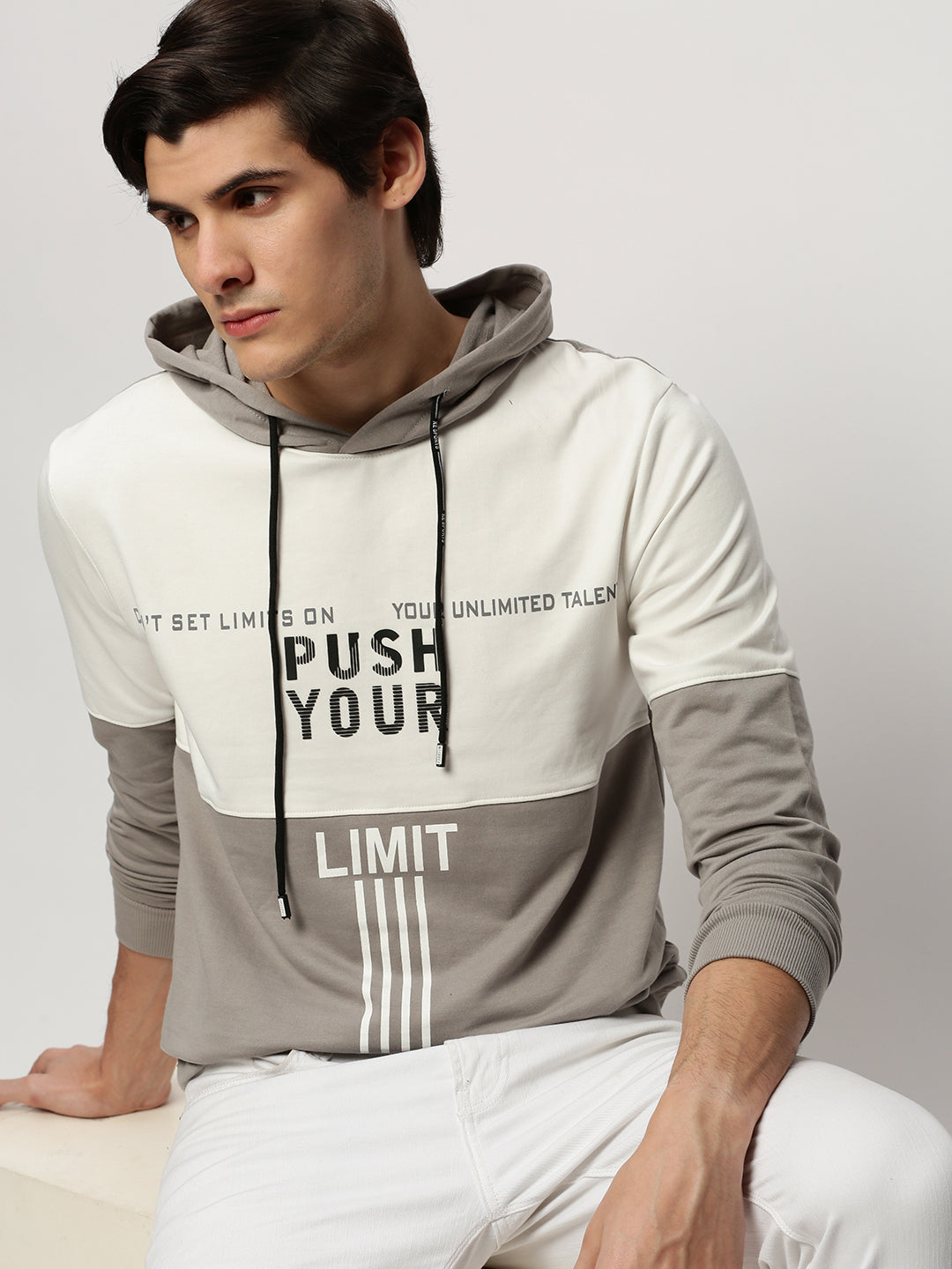 Men Grey Graphics Casual Sweatshirts