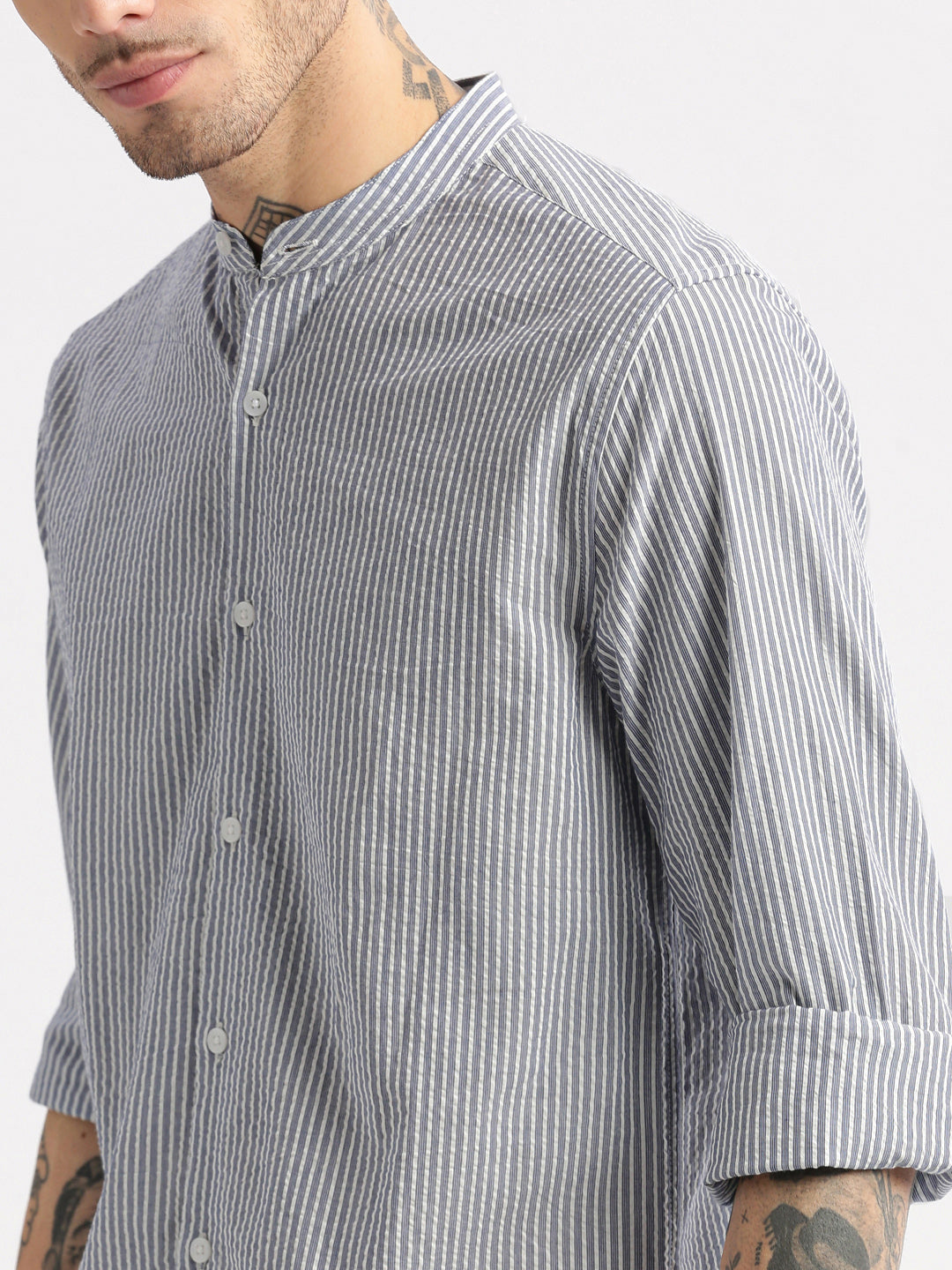 Men Mandarin Collar  Vertical Stripes Blue Casual Shirt