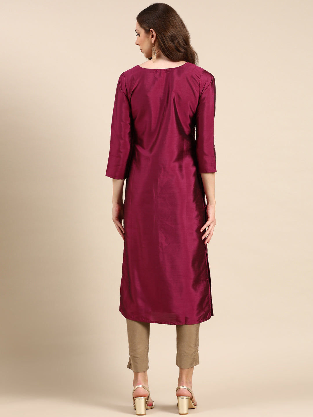 Women's Magenta Embellished Straight Kurta