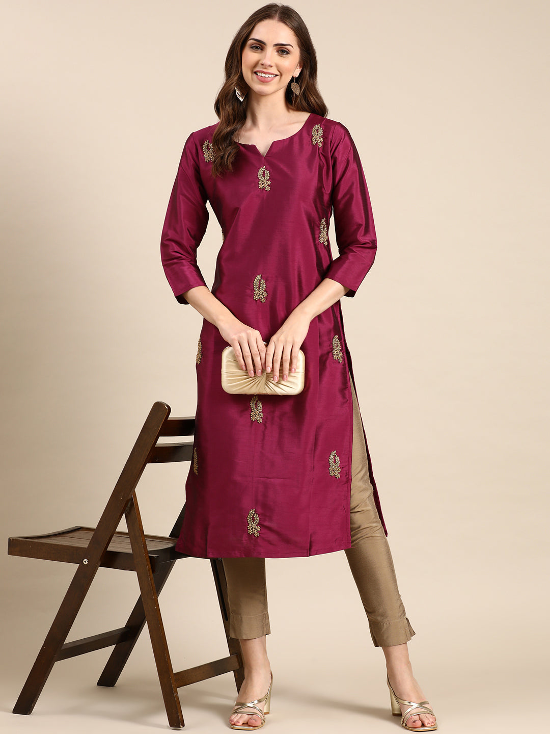 Women's Magenta Embellished Straight Kurta