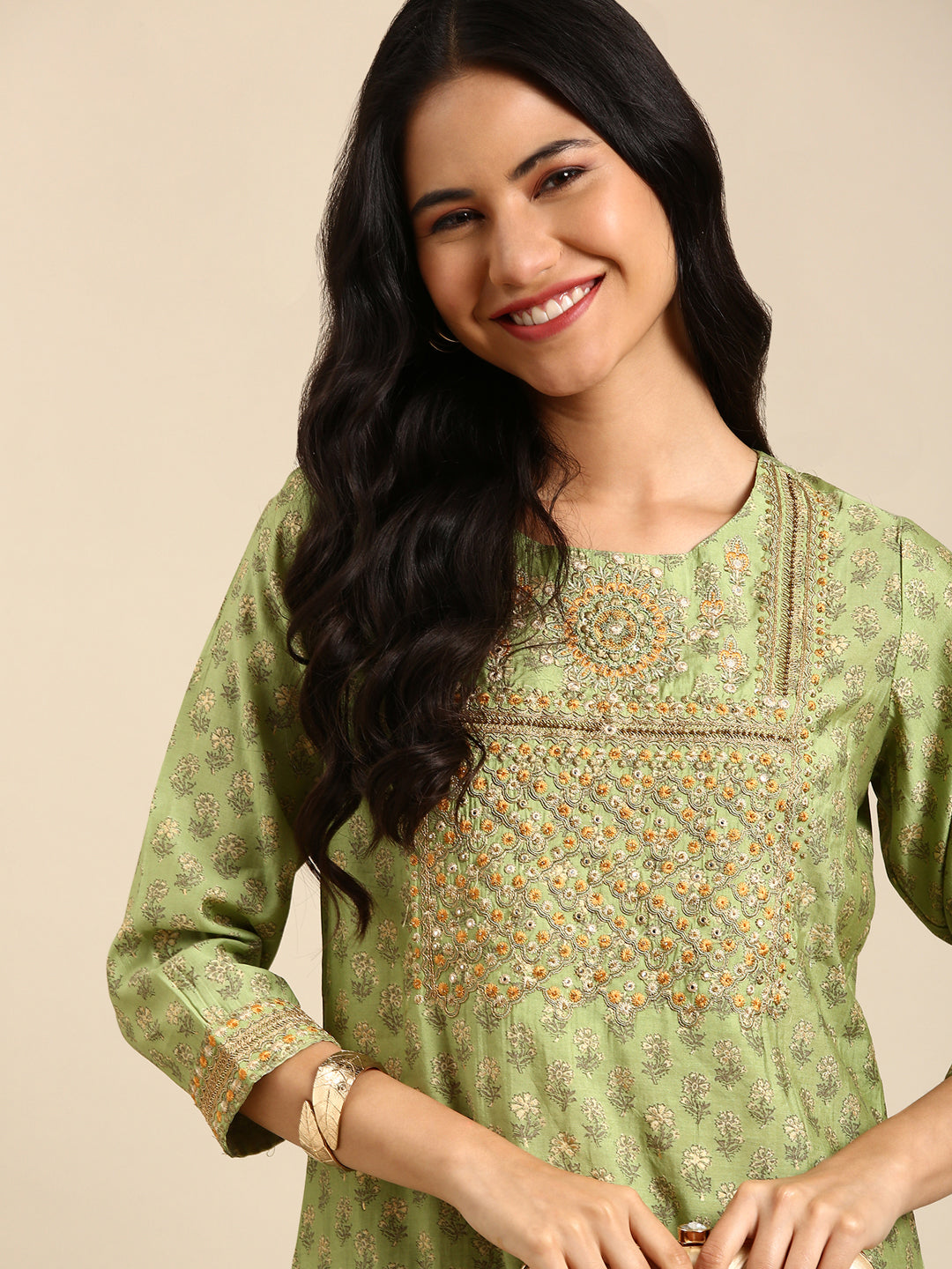Women's Green Embroidered Straight Kurta