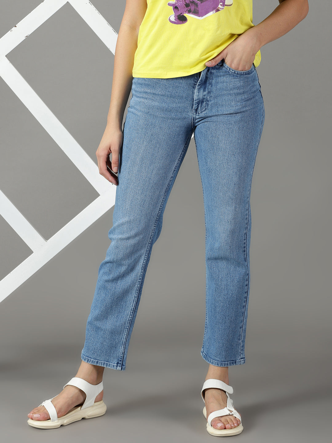 Women's Blue Solid Straight Fit Denim Jeans