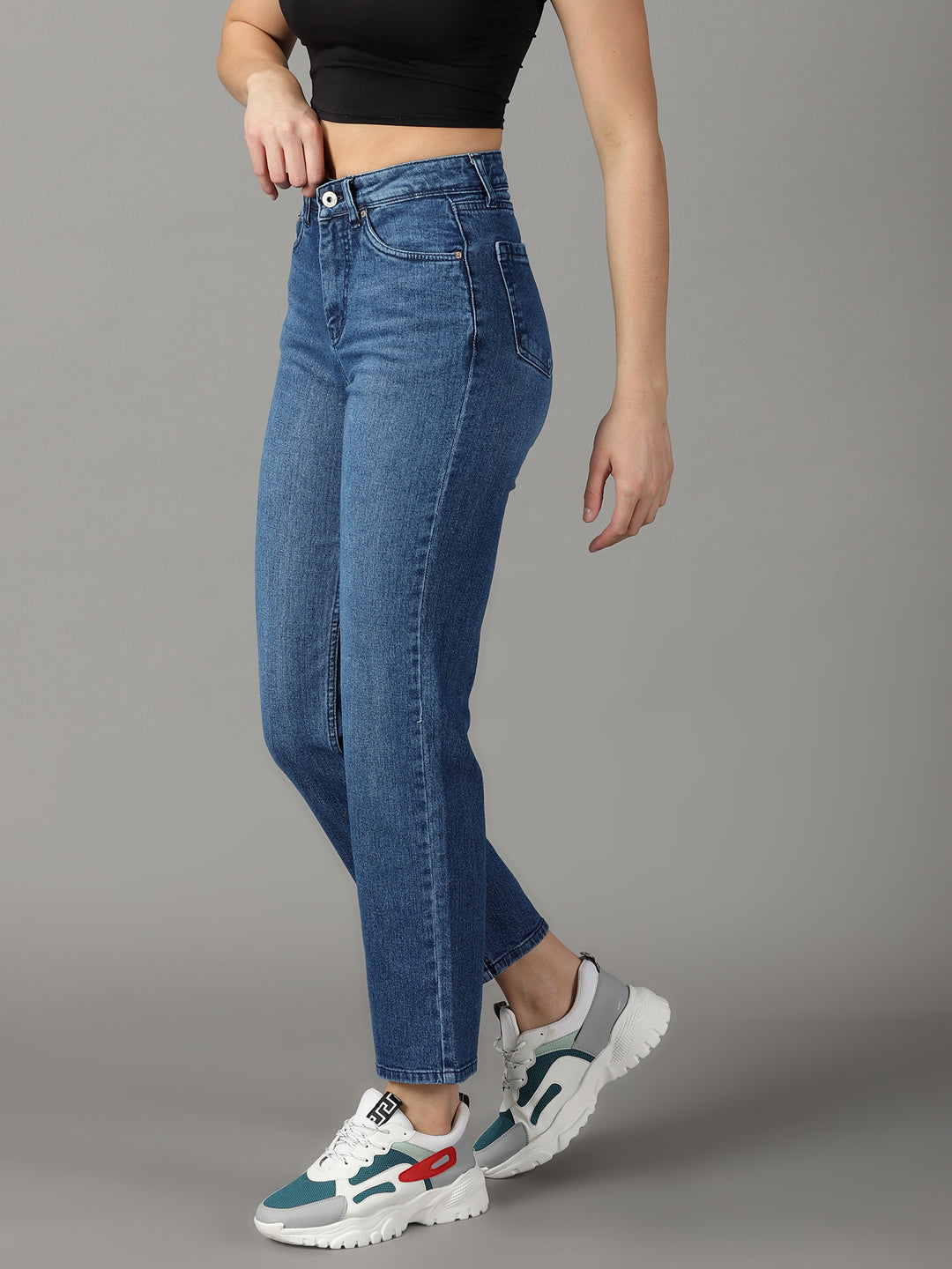 Women's Blue Solid Straight Fit Denim Jeans