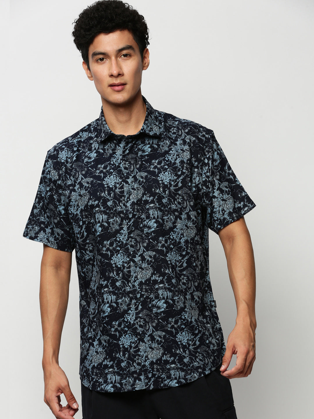 Men Navy Floral Casual Casual Shirts