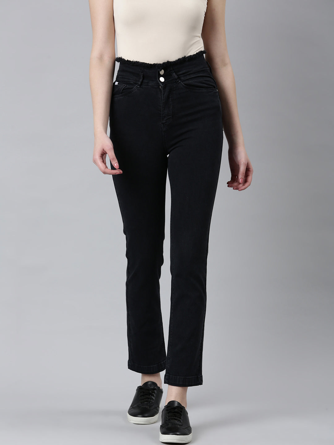 Women Black Solid Straight Fit Denim Jeans