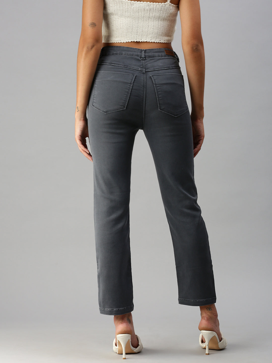 Women's Grey Solid Straight Fit Denim Jeans