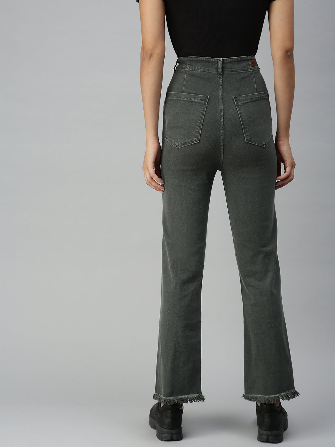 Women's Grey Solid Denim Relaxed Jeans