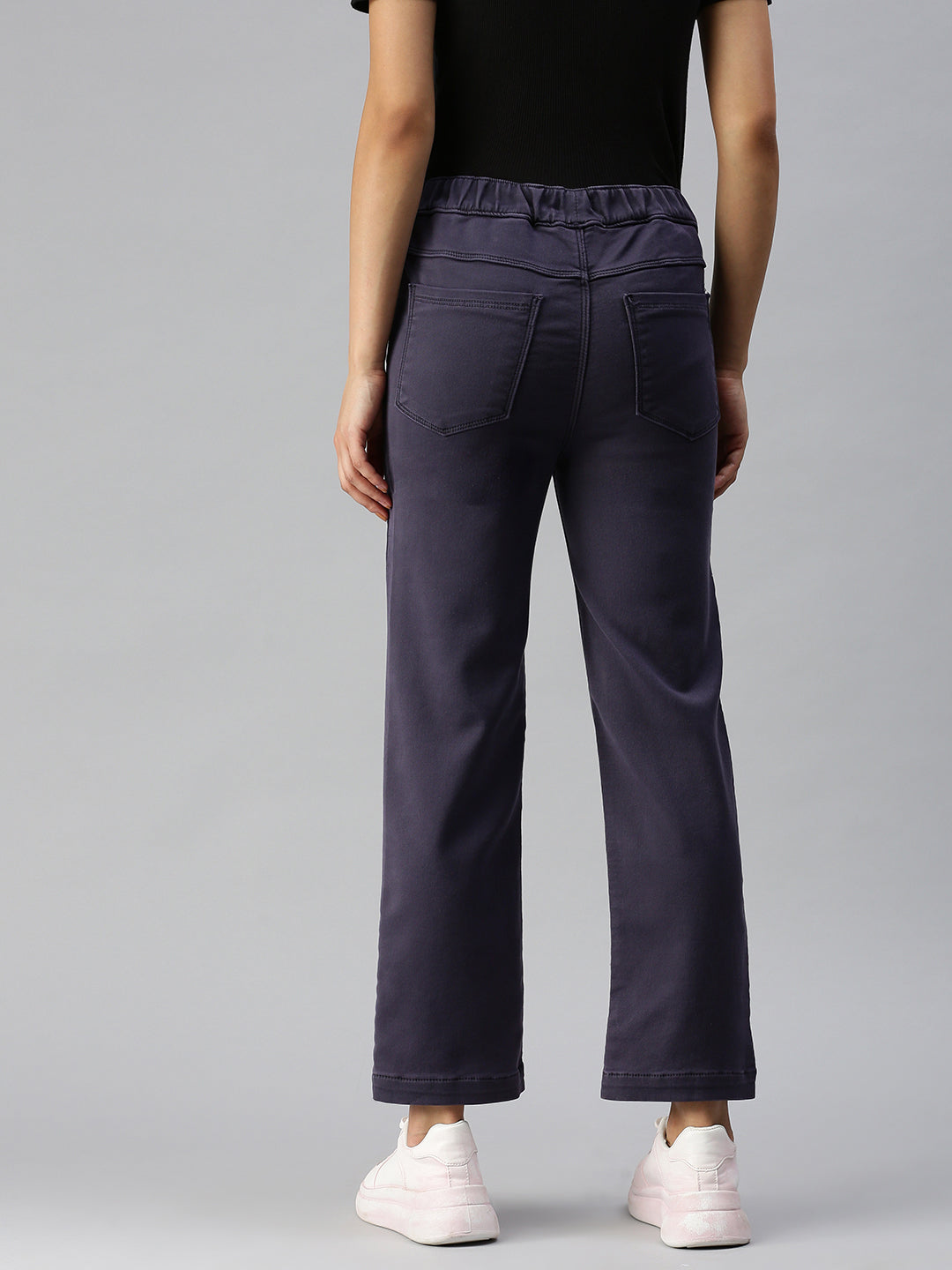 Women's Purple Solid Denim Relaxed Jeans