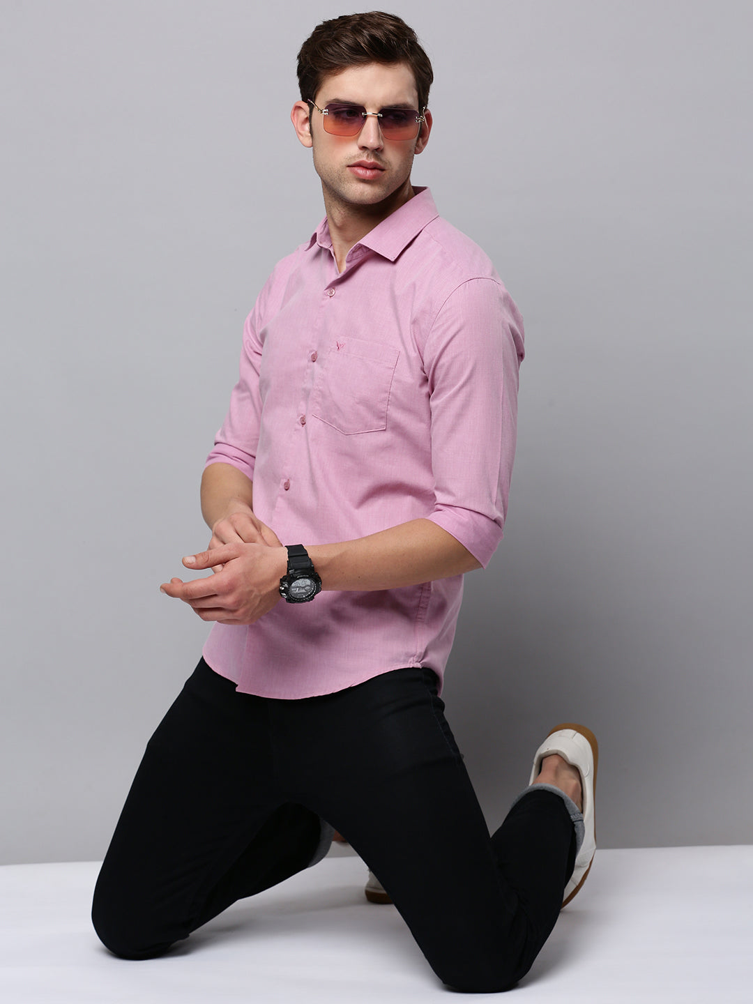 Men Mauve Solid Casual Shirt