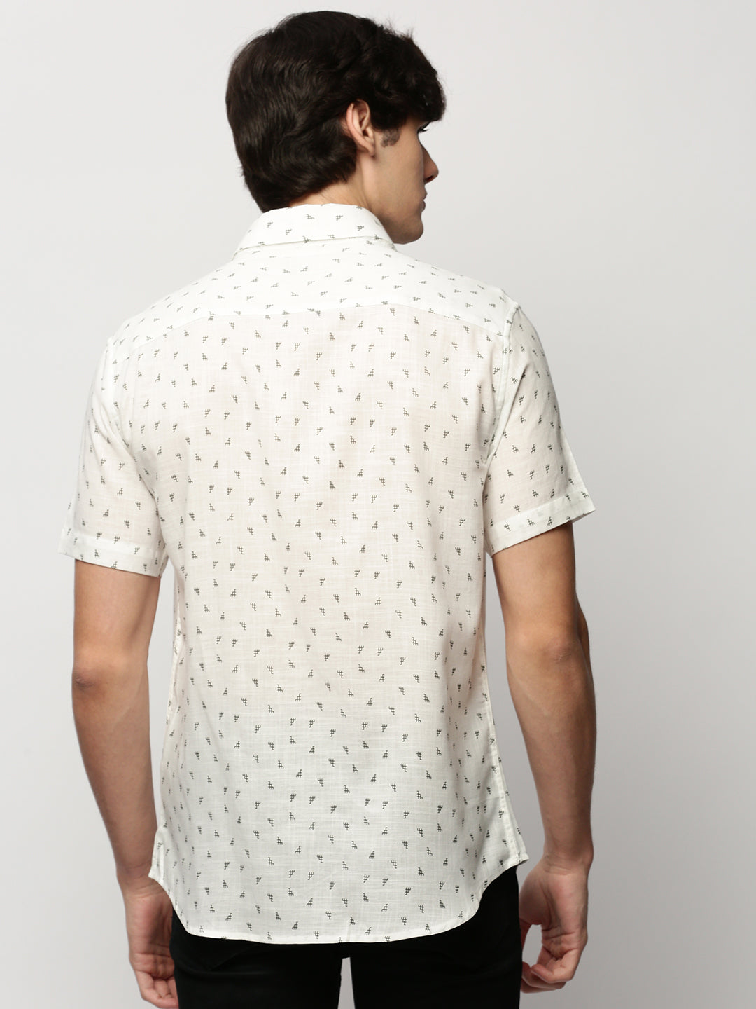 Men White Geometrical Casual Casual Shirts
