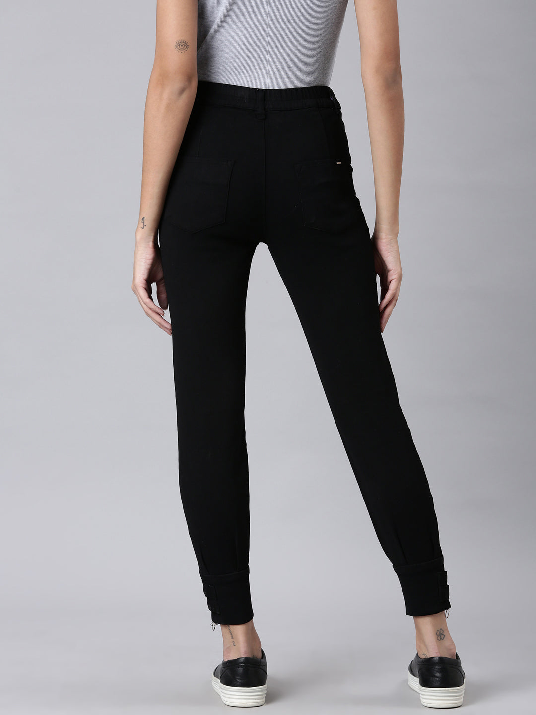 Women Black Solid Jogger Denim Jeans