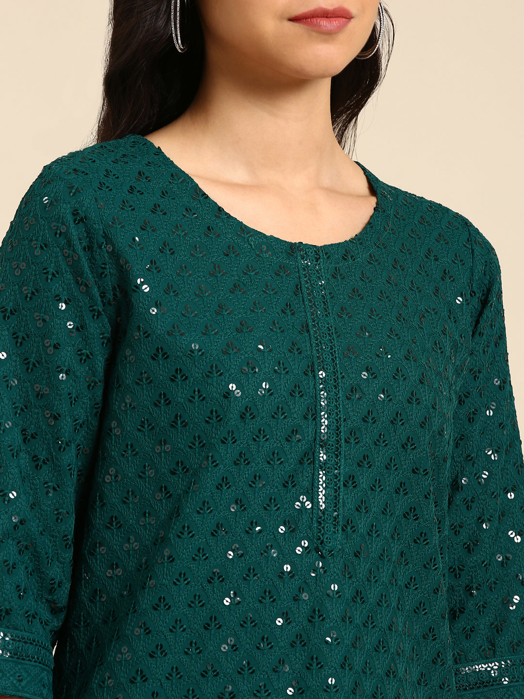 Women's Green Embroidered Straight Kurta