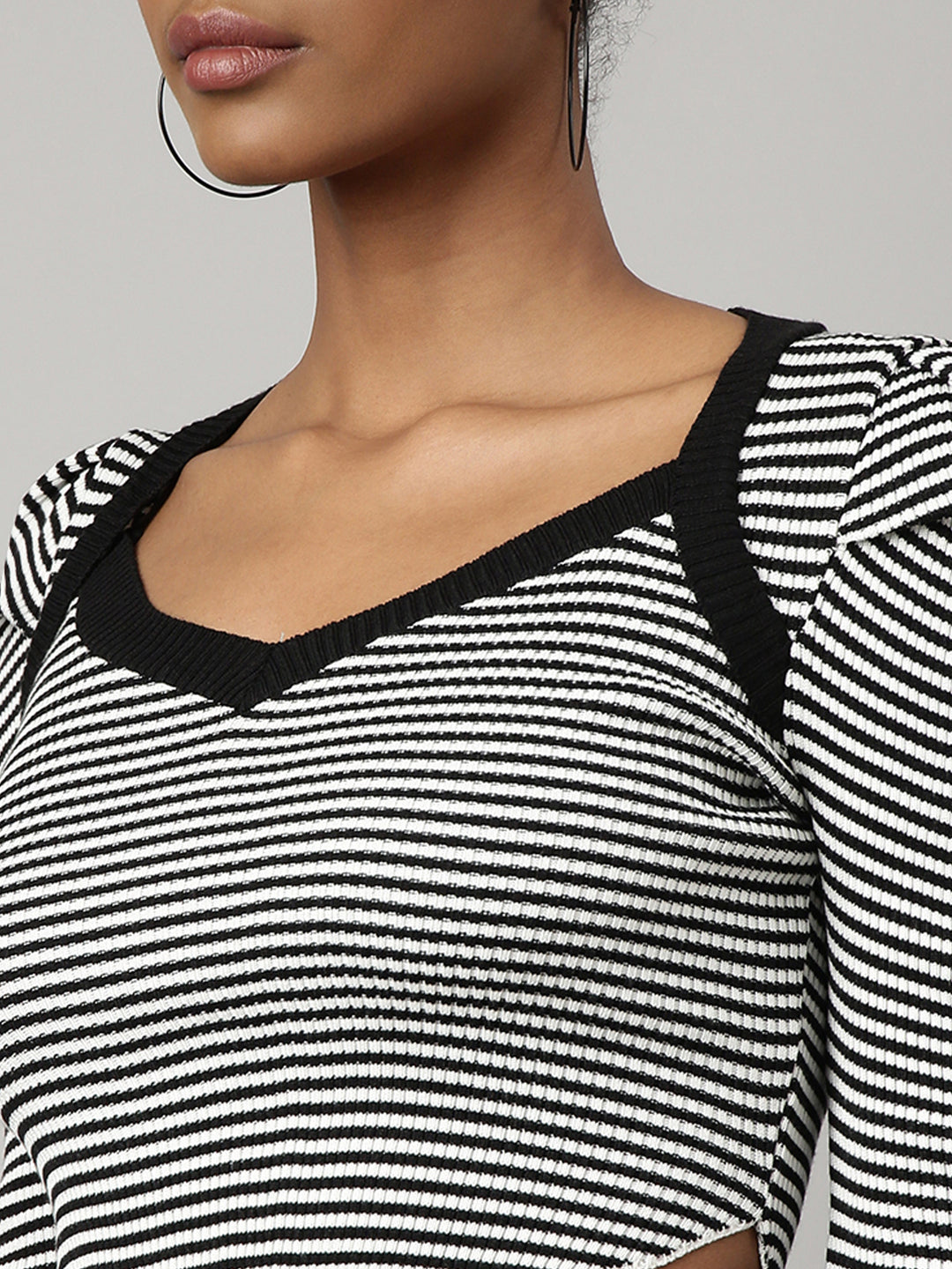 Women Black Horizontal Stripes Fitted Crop Top