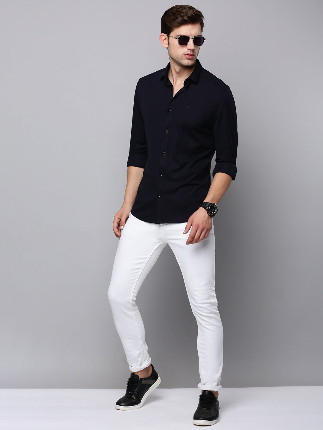 Men Navy Solid Casual Shirt