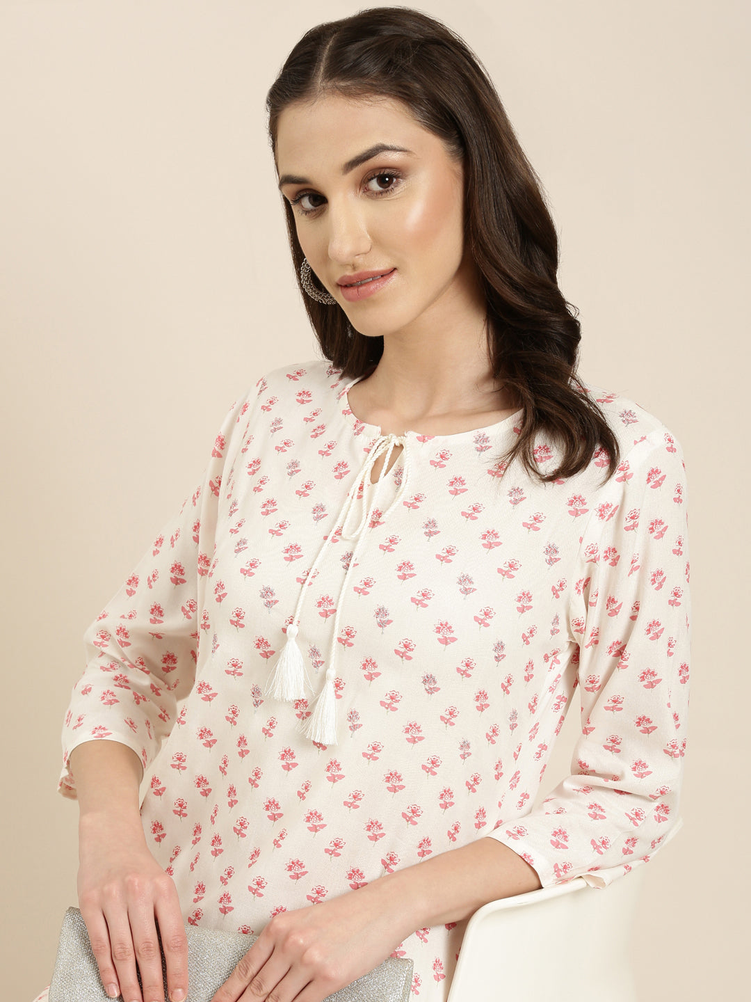 Women Off White Floral Straight Kurta