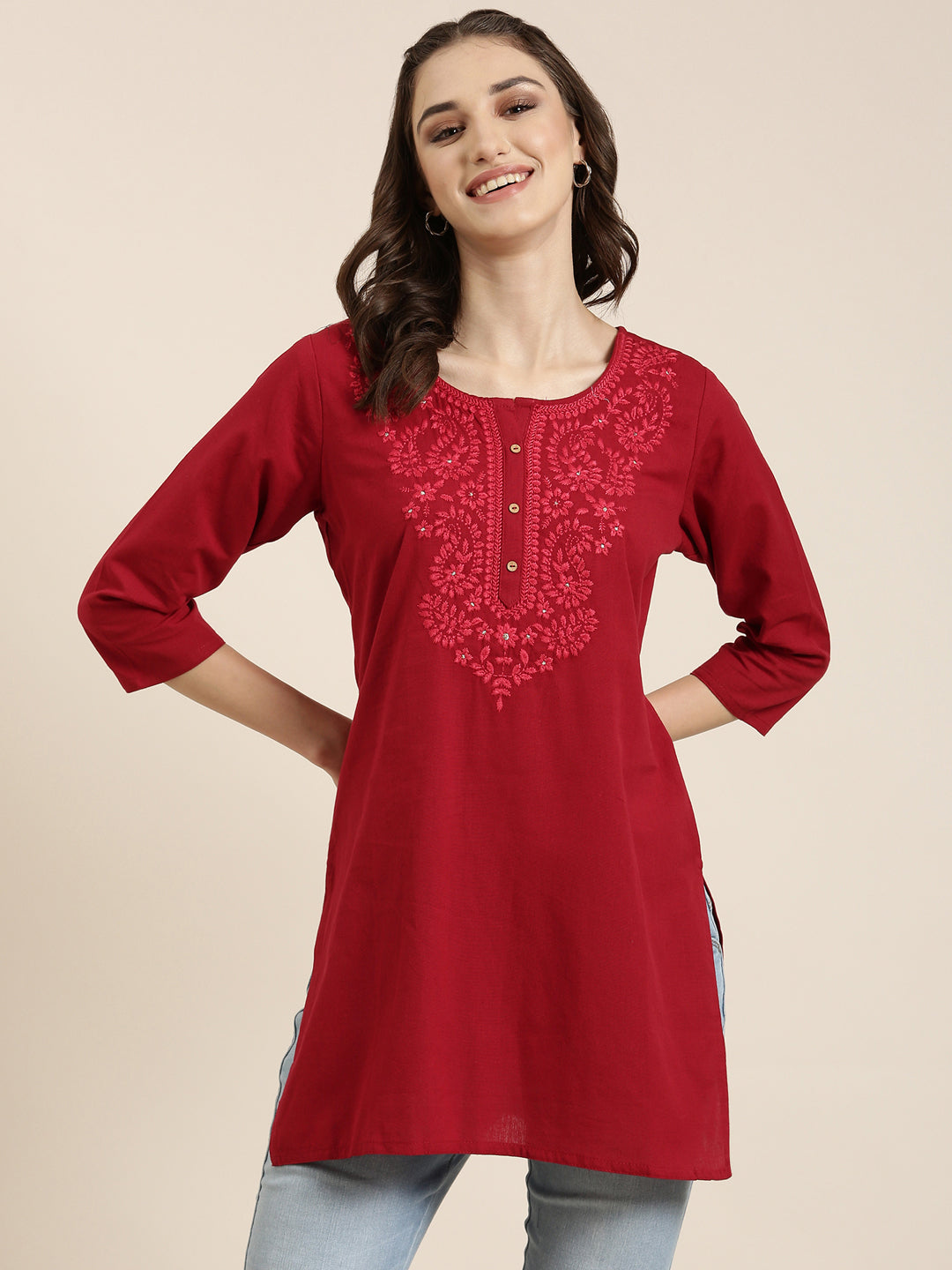 Women Maroon Solid Straight Kurti