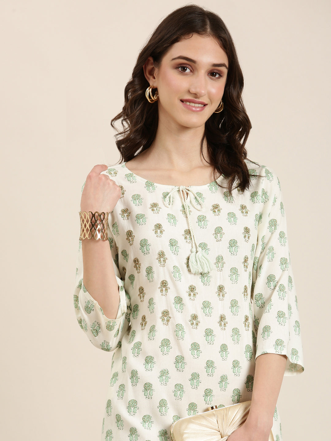 Women Cream Paisley Straight Kurta