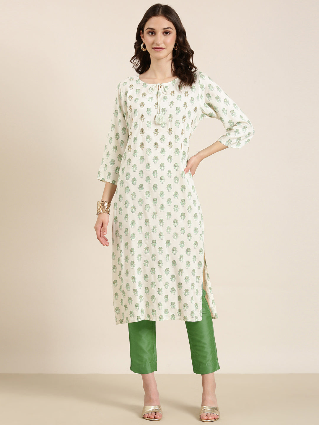 Women Cream Paisley Straight Kurta