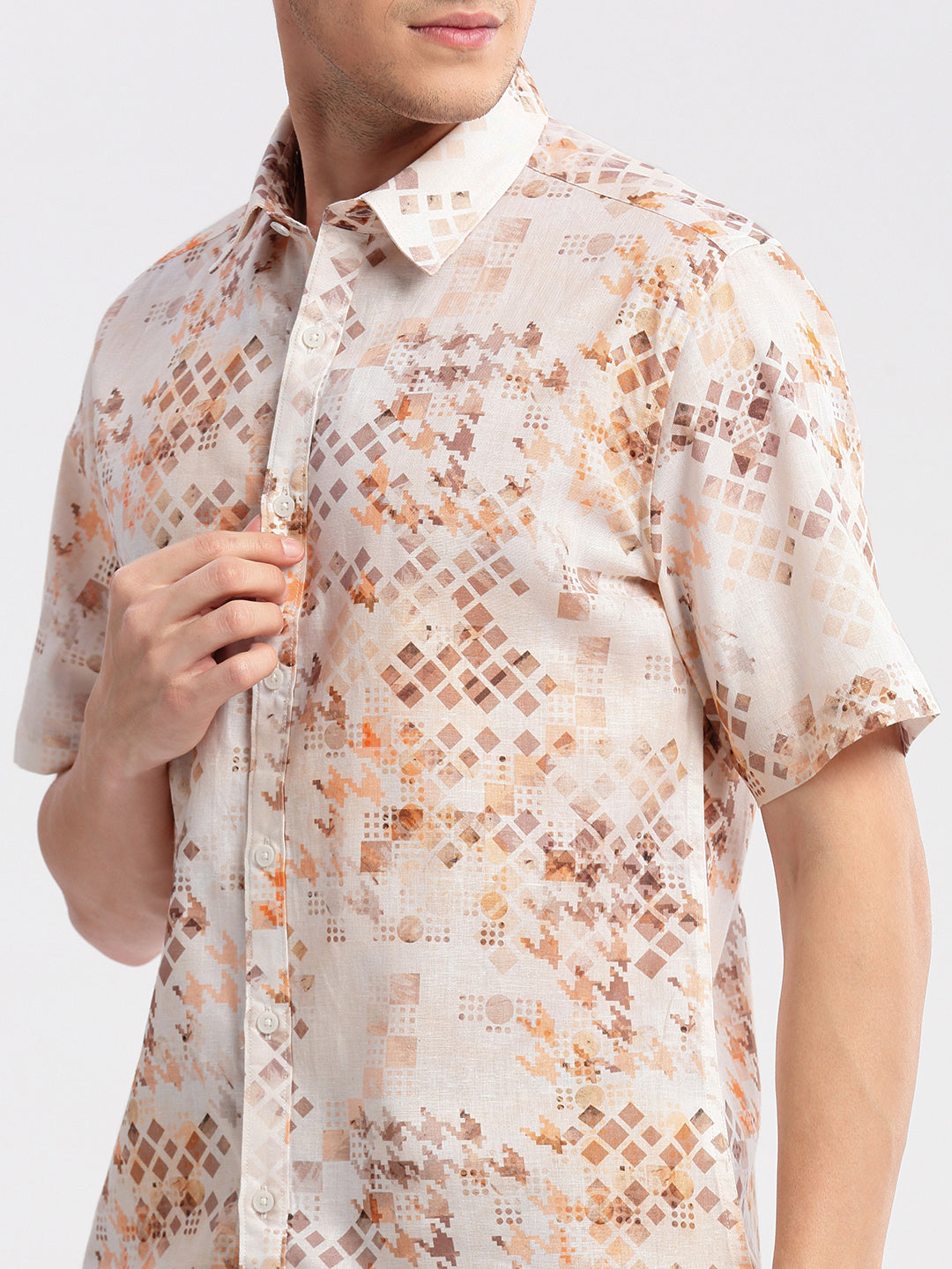 Men Spread Collar Geometric Peach Casual Shirt