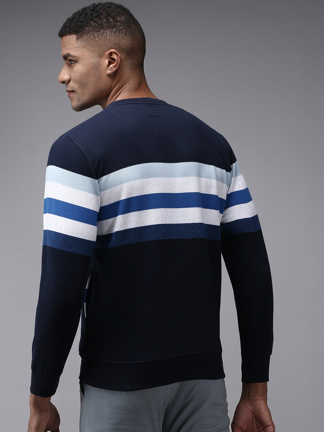 Men Blue Colourblock Sweatshirt