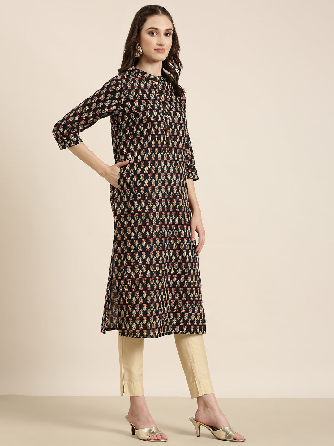 Women Black Floral Straight Kurta